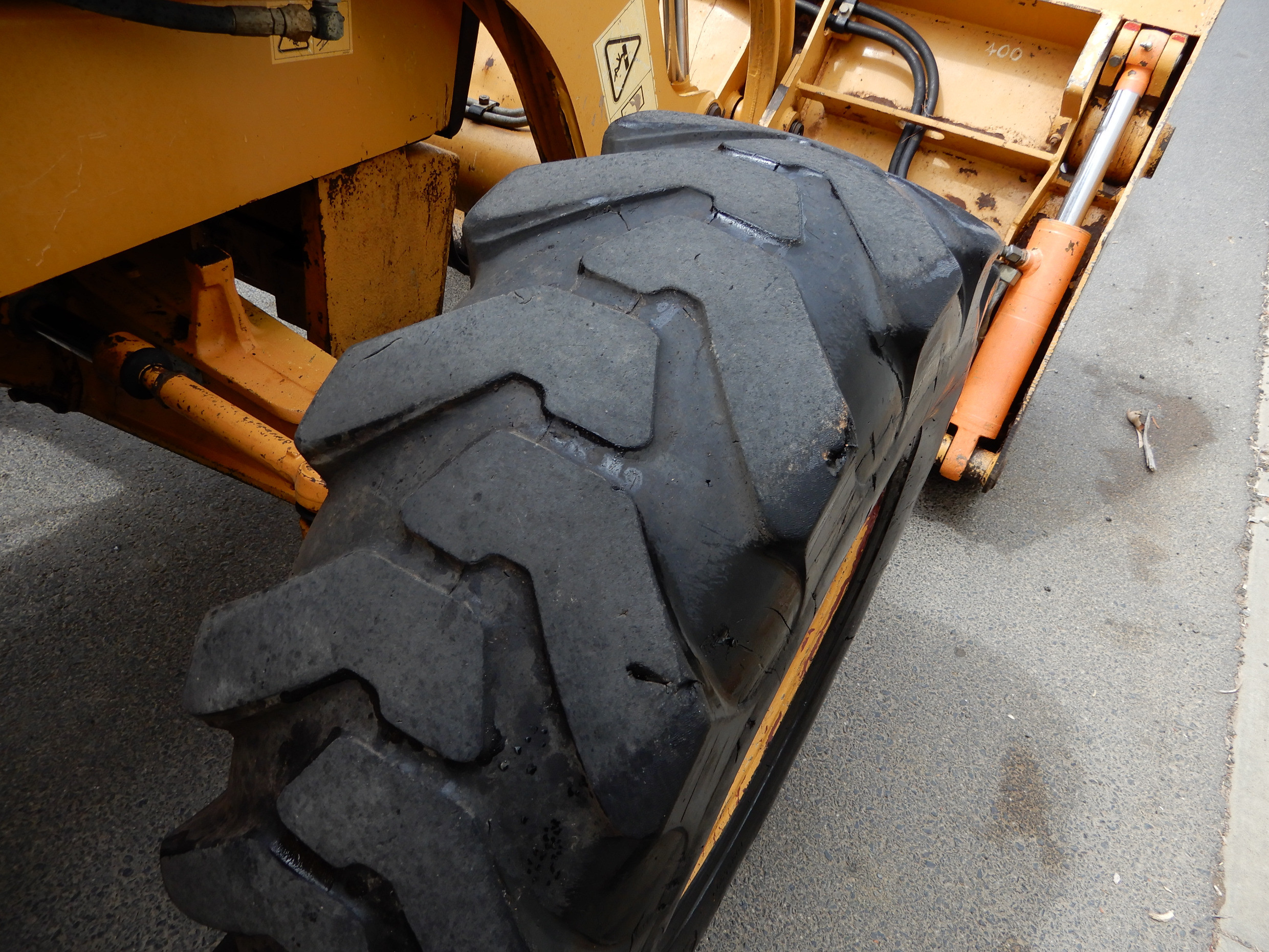2001 CASE 580L BACKHOE LOADER