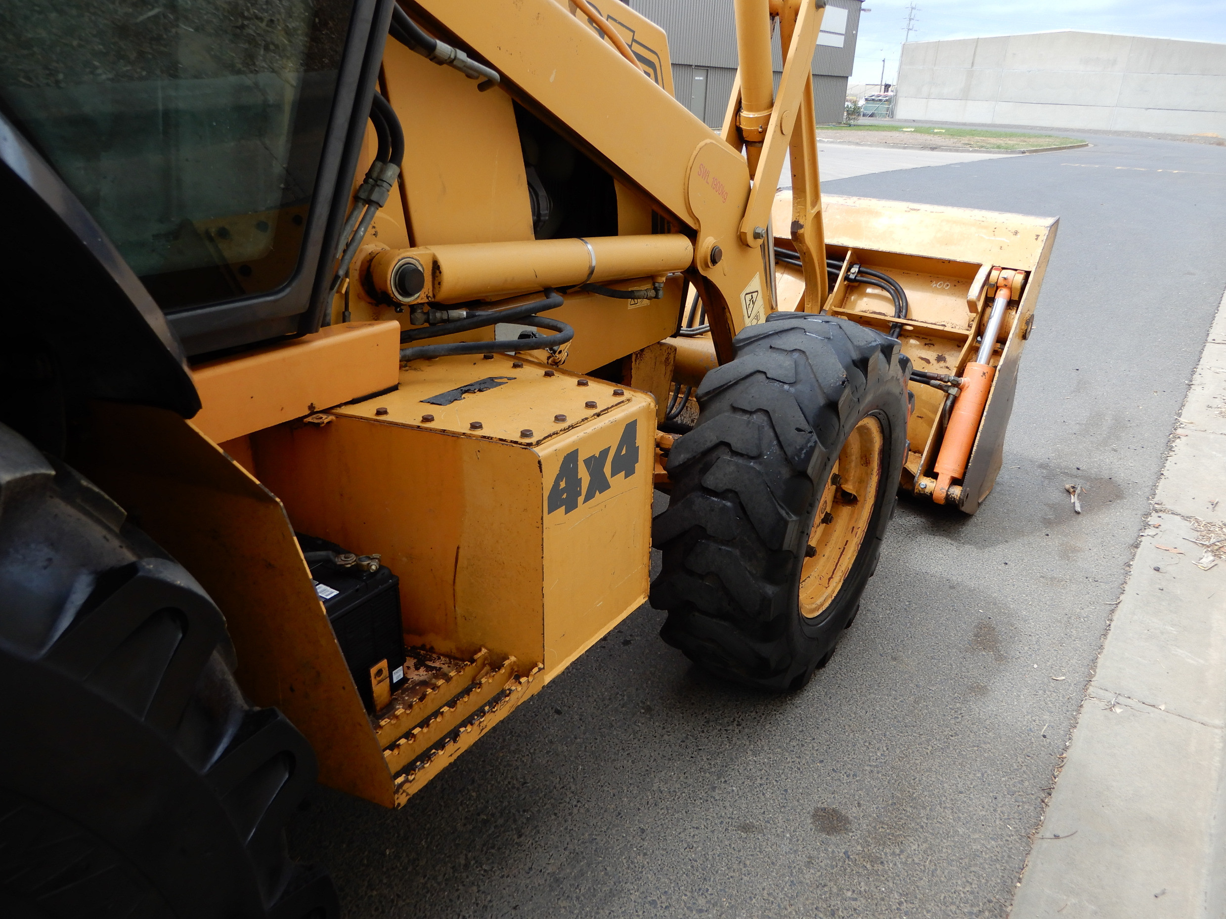 2001 CASE 580L BACKHOE LOADER