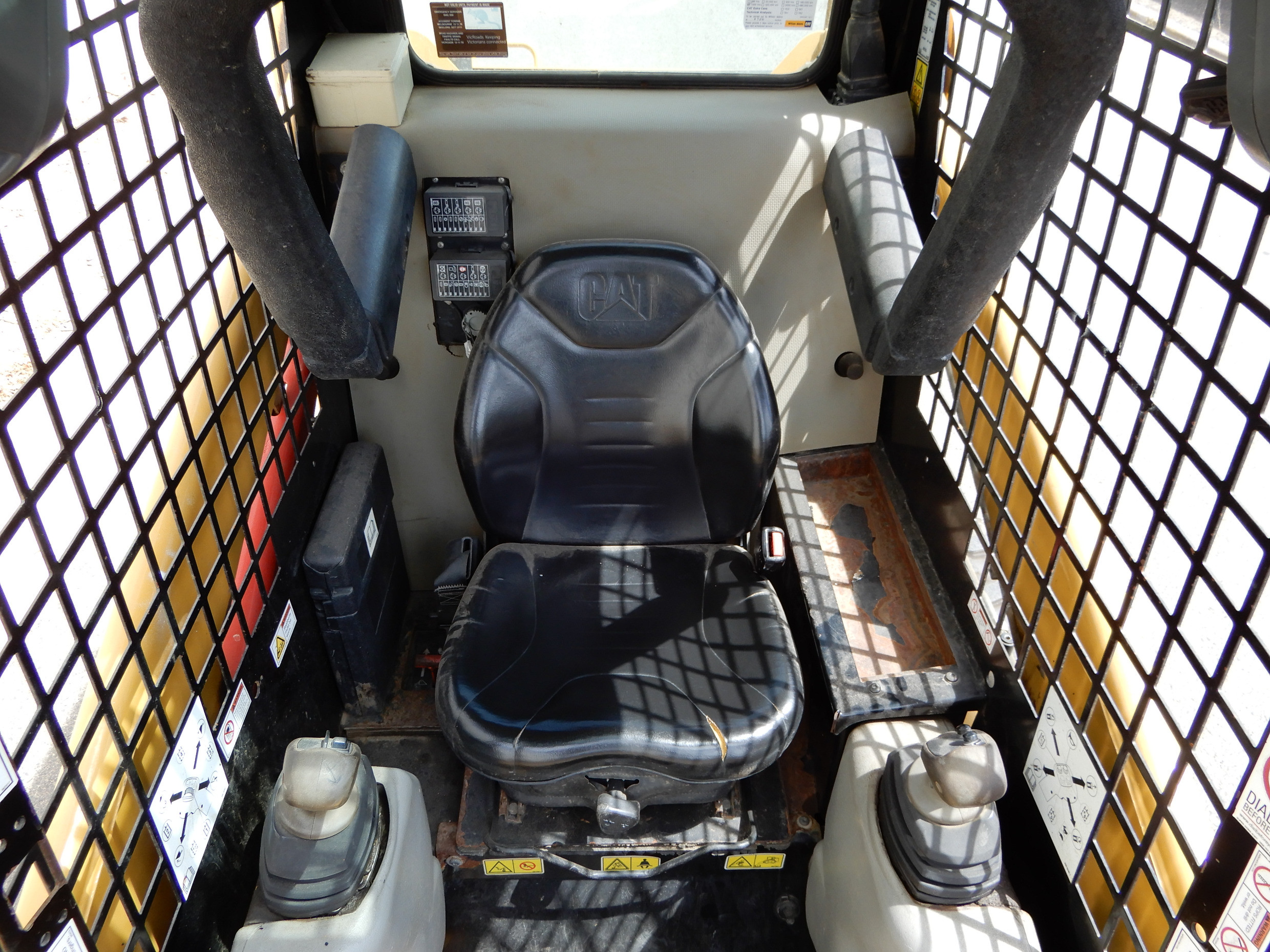 CATERPILLAR 216B LOADER SKID STEER