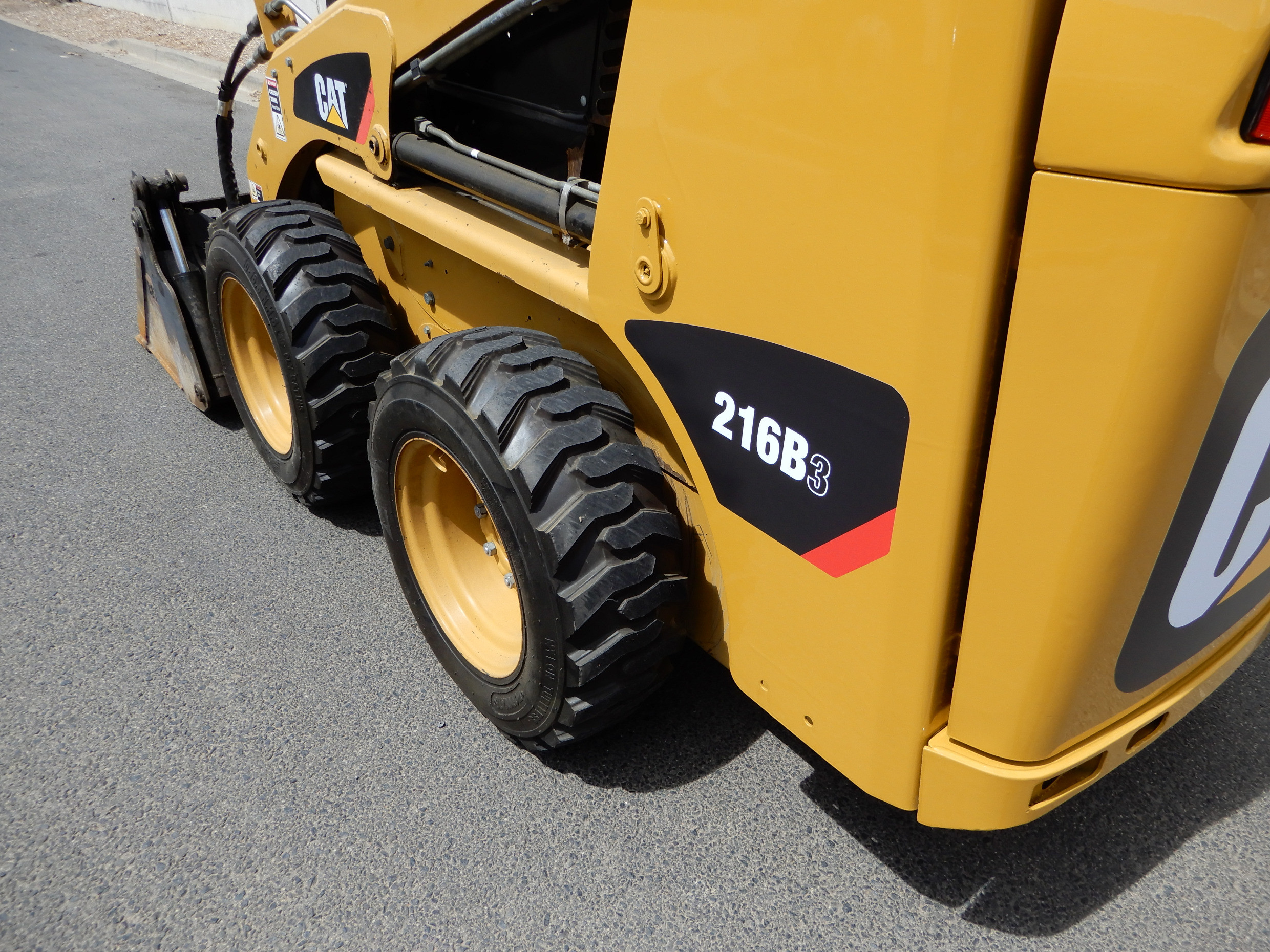 CATERPILLAR 216B LOADER SKID STEER