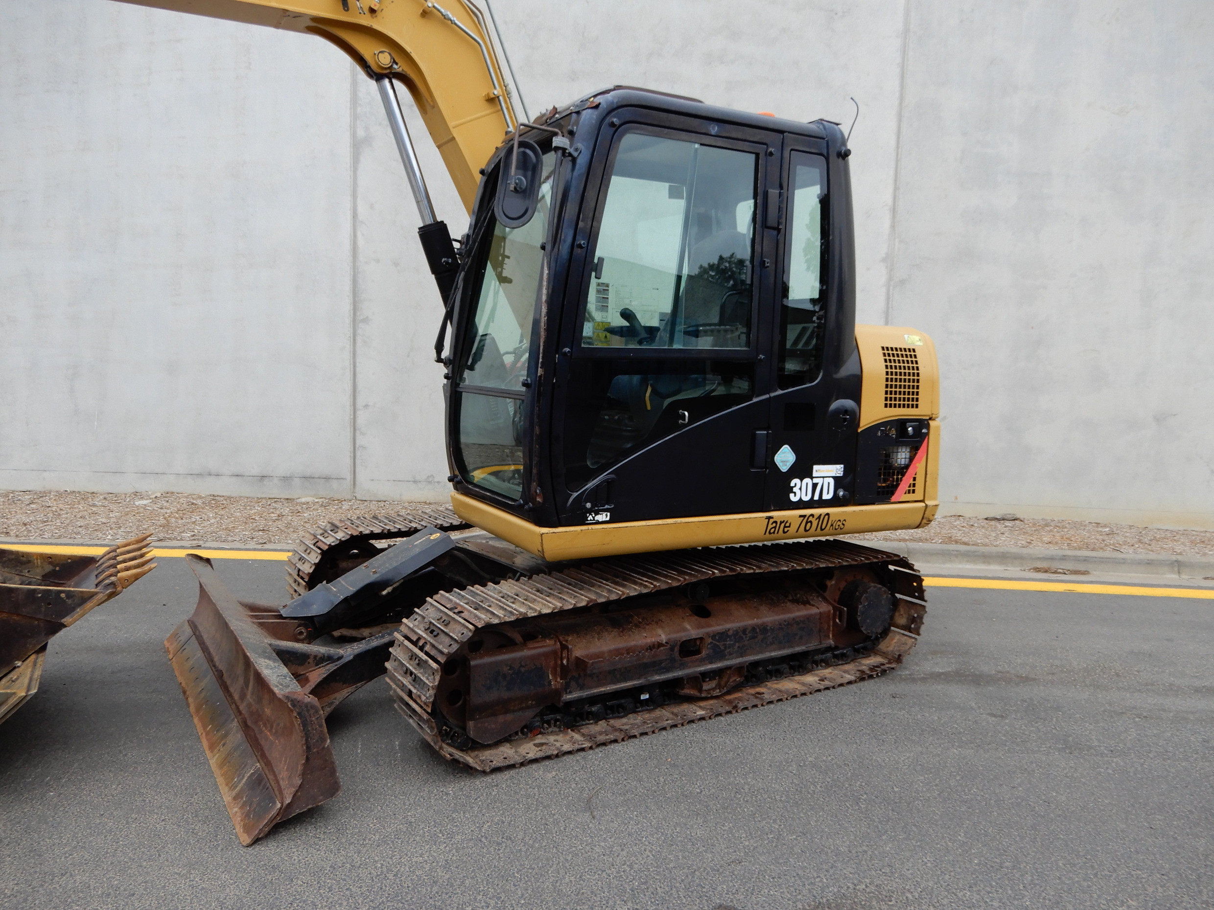 2010 CATERPILLAR 307D EXCAVATOR