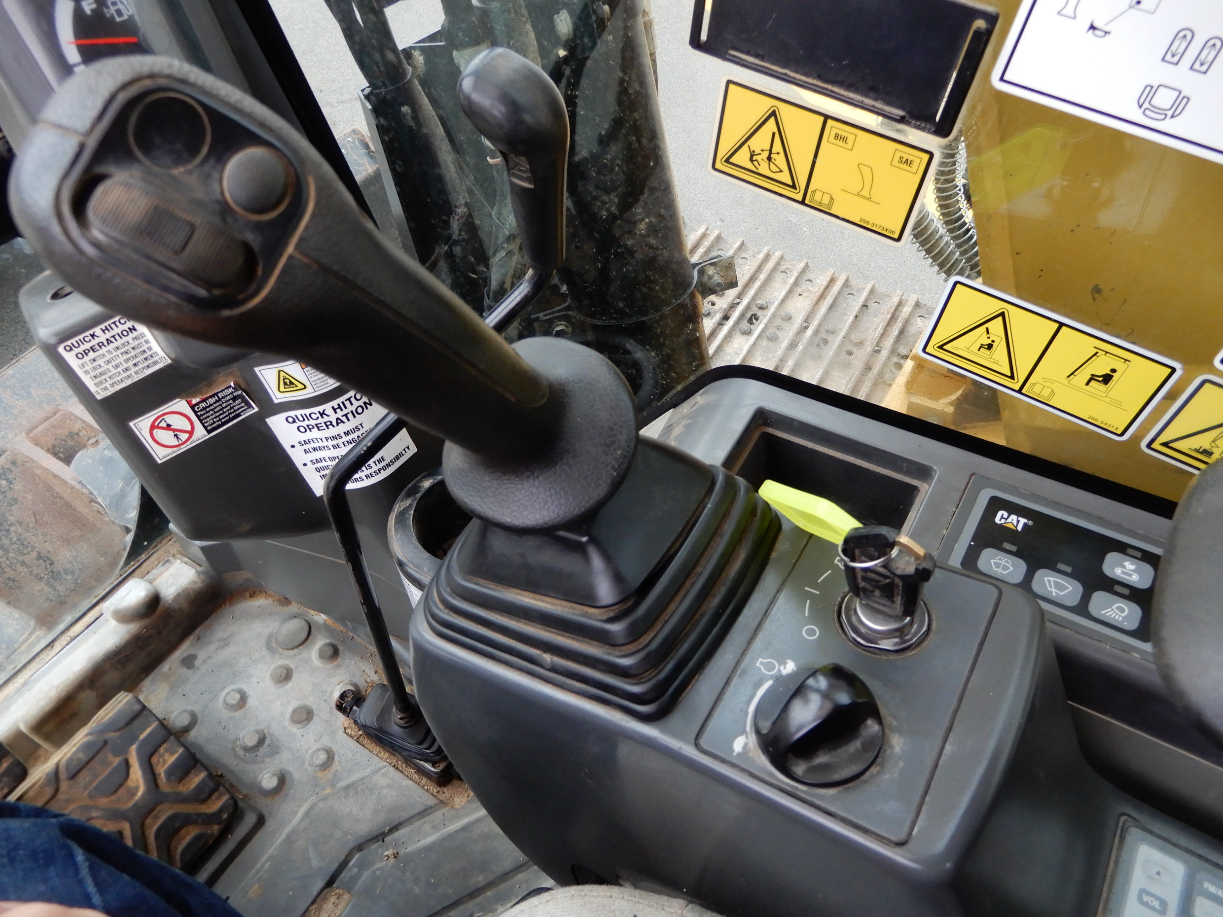 2010 CATERPILLAR 307D EXCAVATOR