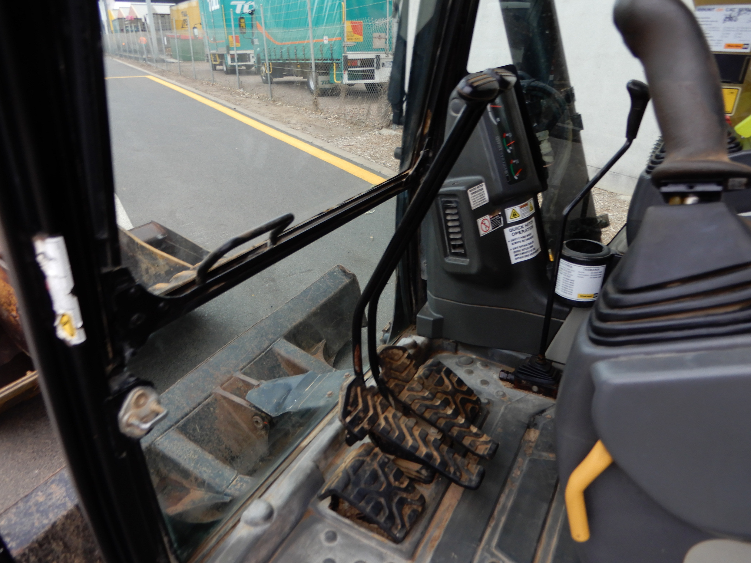 2010 CATERPILLAR 307D EXCAVATOR