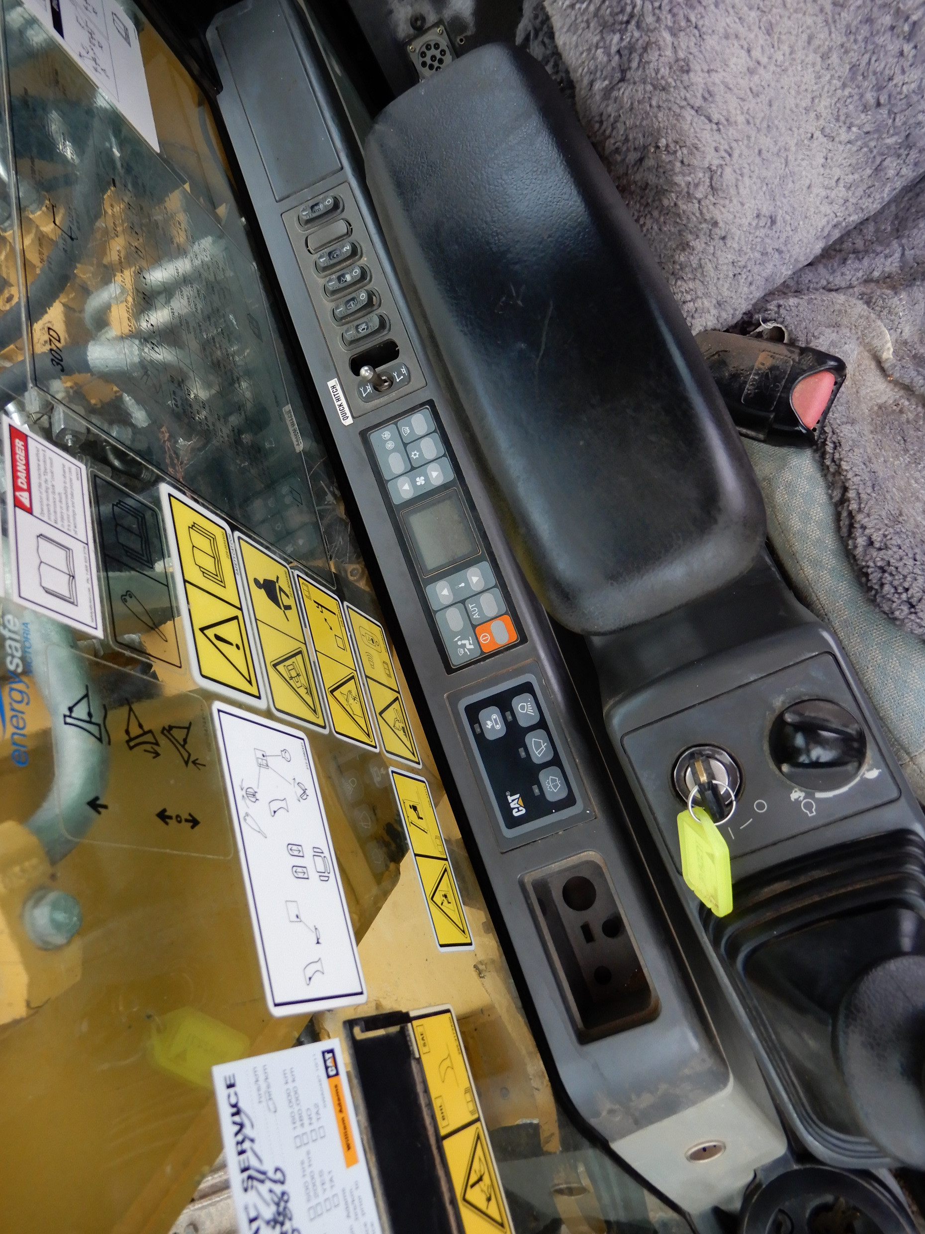 2010 CATERPILLAR 307D EXCAVATOR