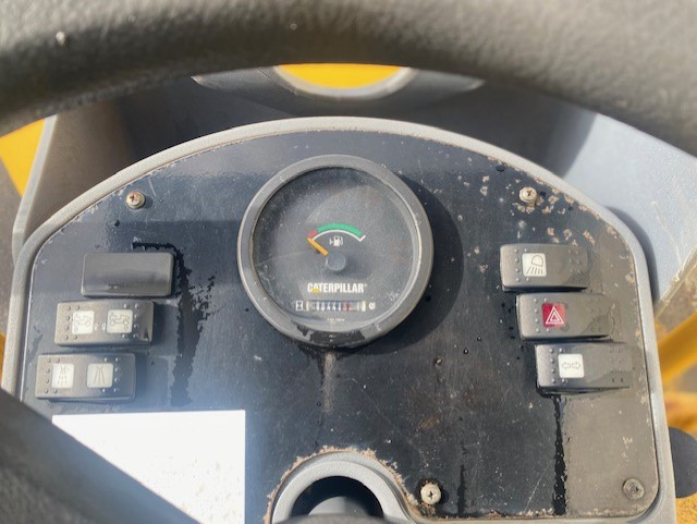 2009 CATERPILLAR CB22 VIBRATING ROAD ROLLER