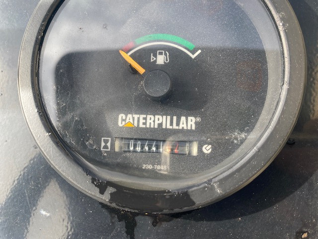 2009 CATERPILLAR CB22 VIBRATING ROAD ROLLER