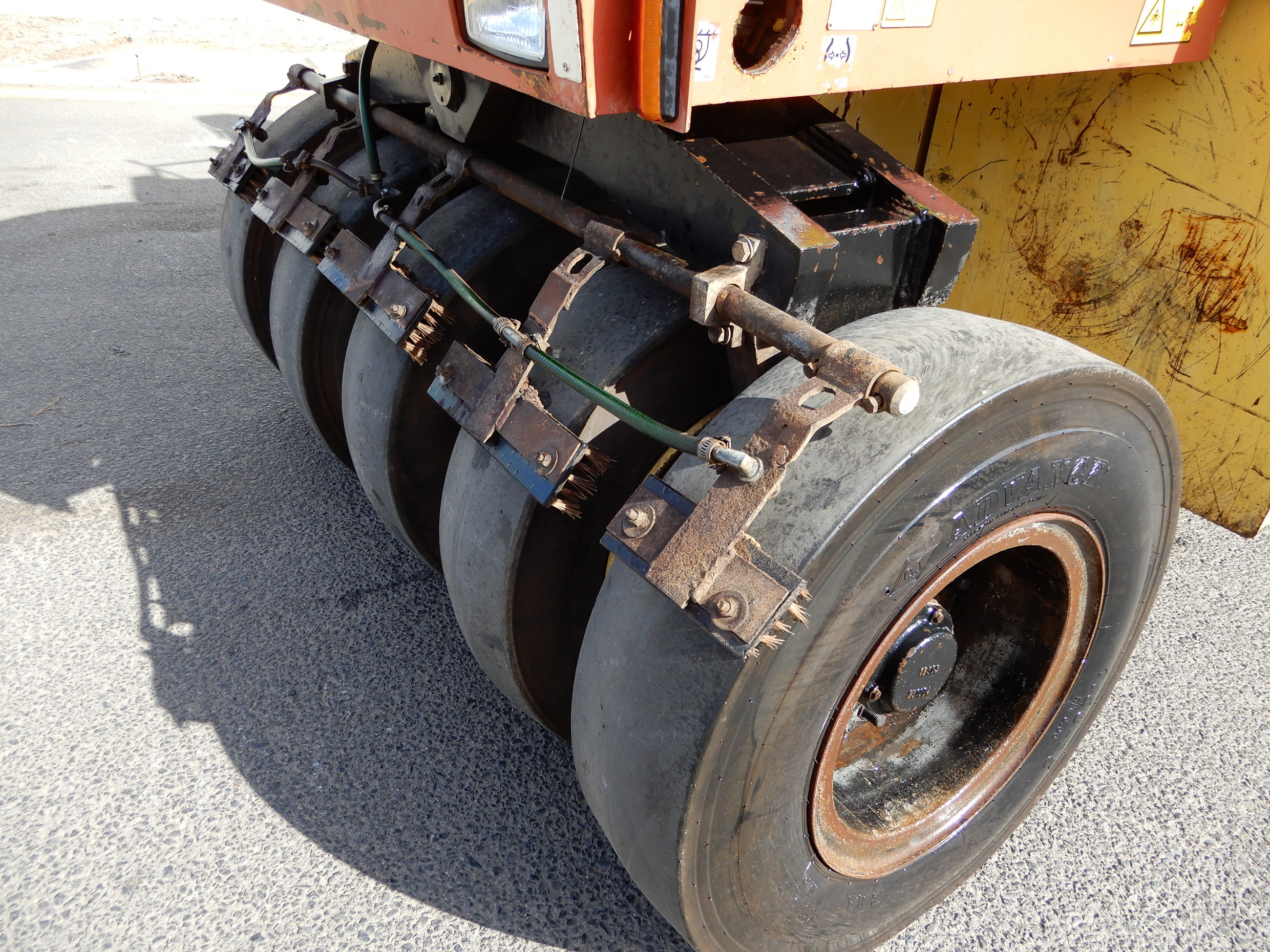 2004 DYNAPAC CP142 COMPACTING STATIC ROLLER