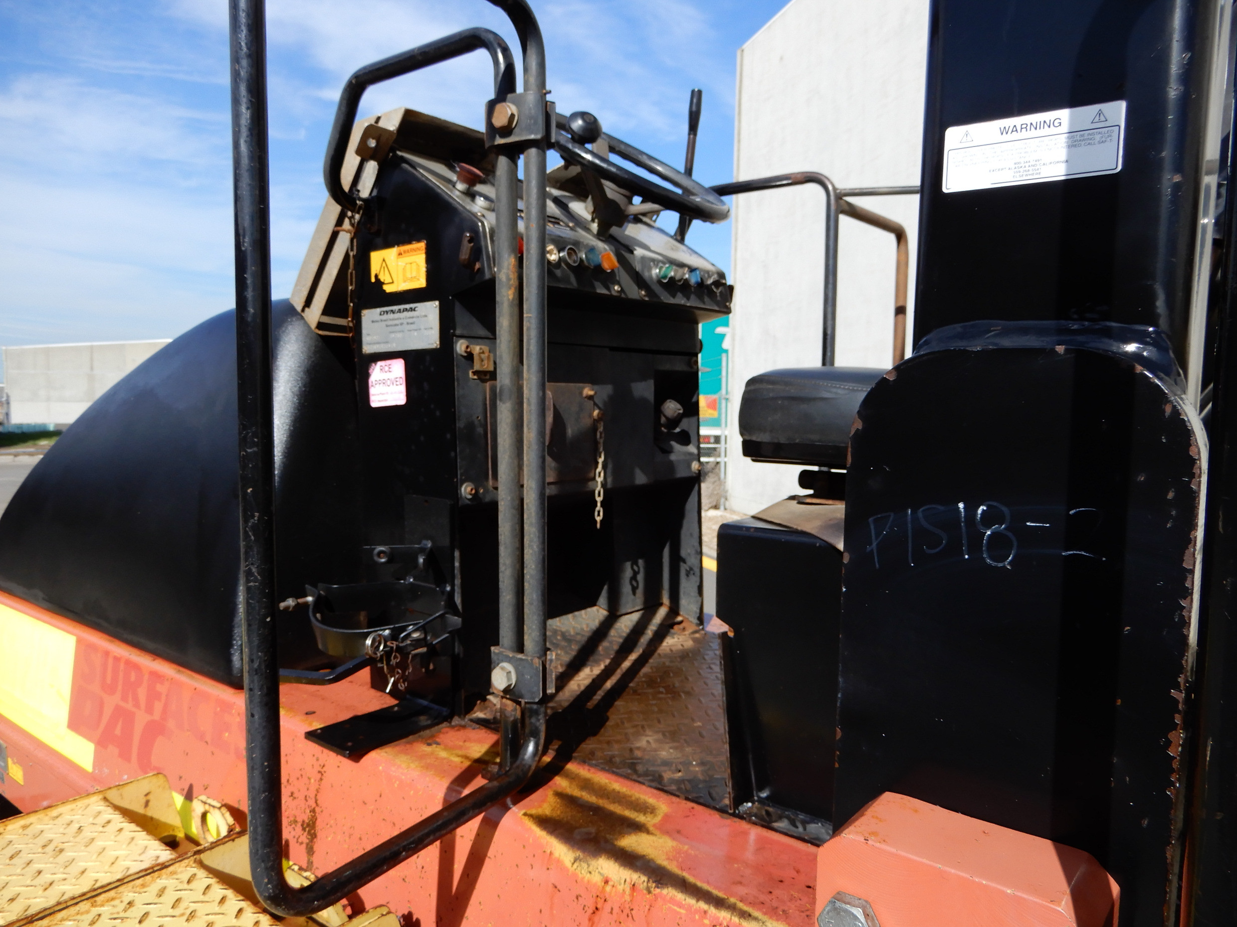 2004 DYNAPAC CP142 COMPACTING STATIC ROLLER