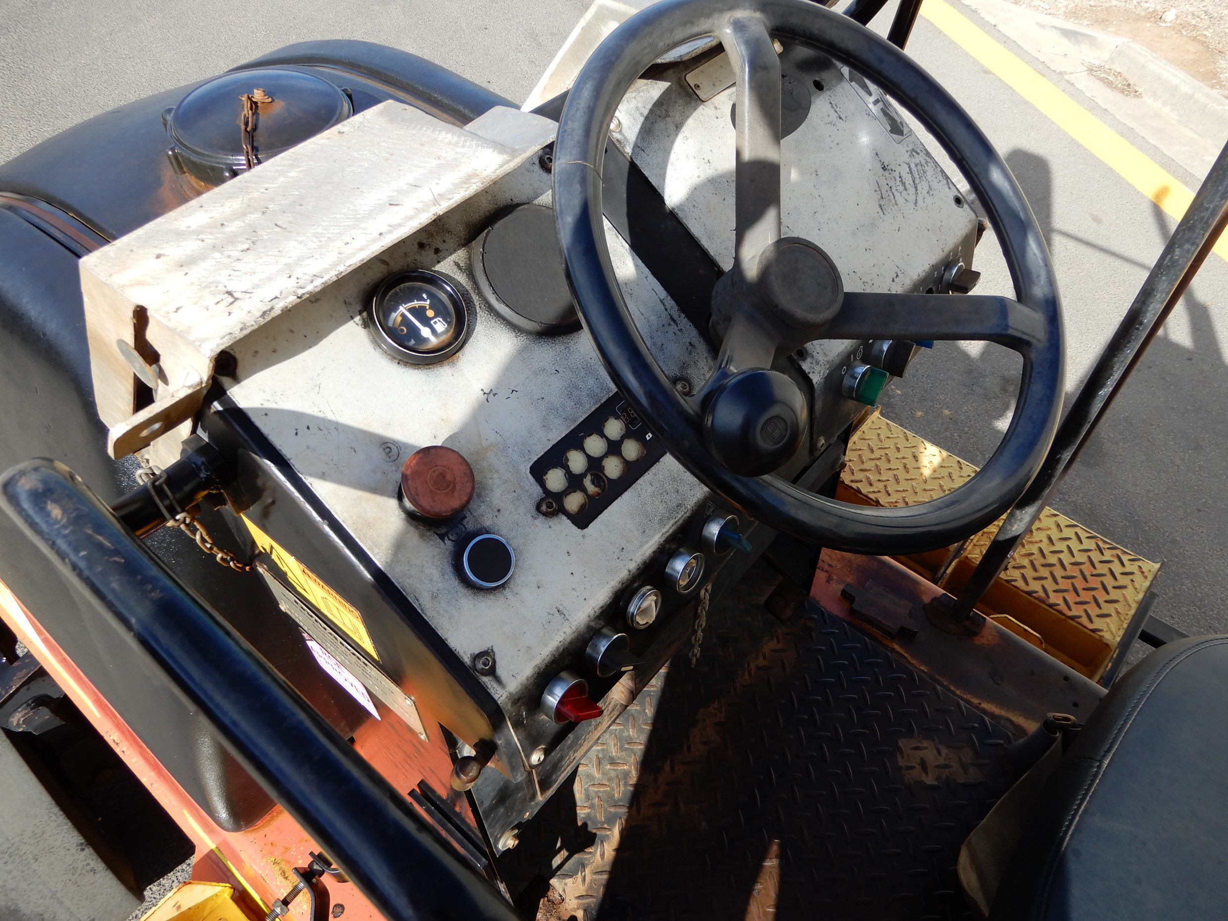 2004 DYNAPAC CP142 COMPACTING STATIC ROLLER