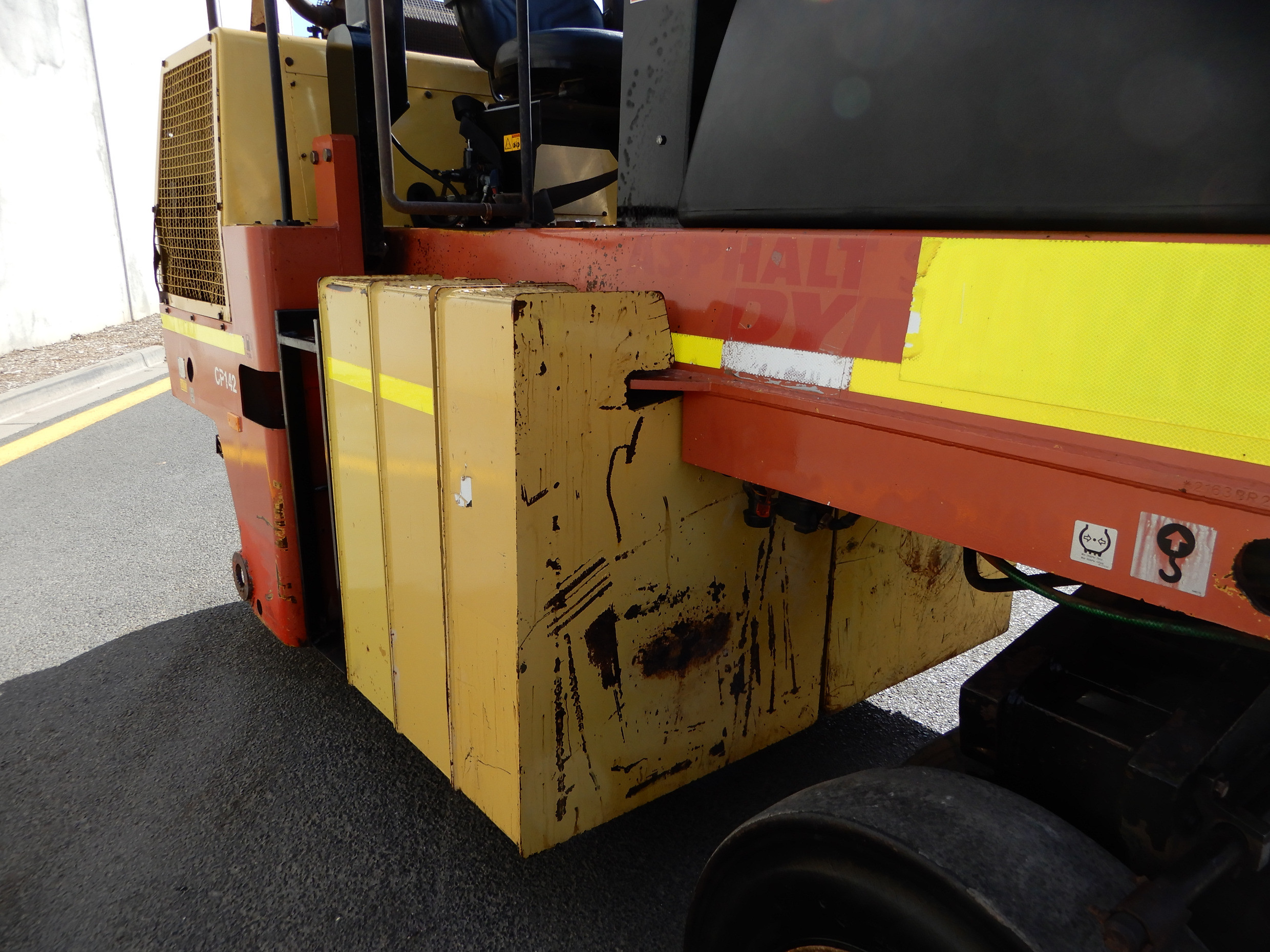2004 DYNAPAC CP142 COMPACTING STATIC ROLLER