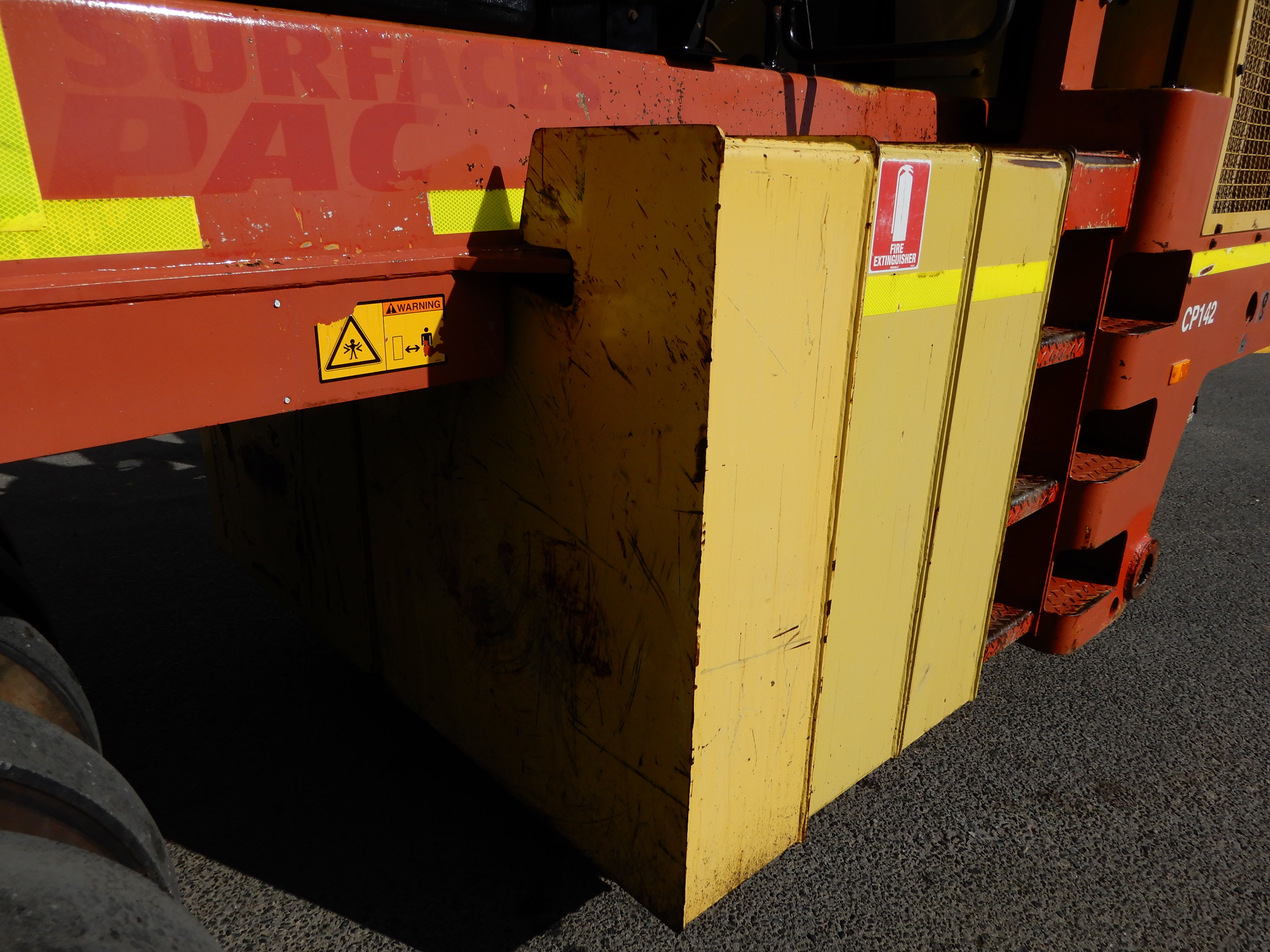 2004 DYNAPAC CP142 COMPACTING STATIC ROLLER