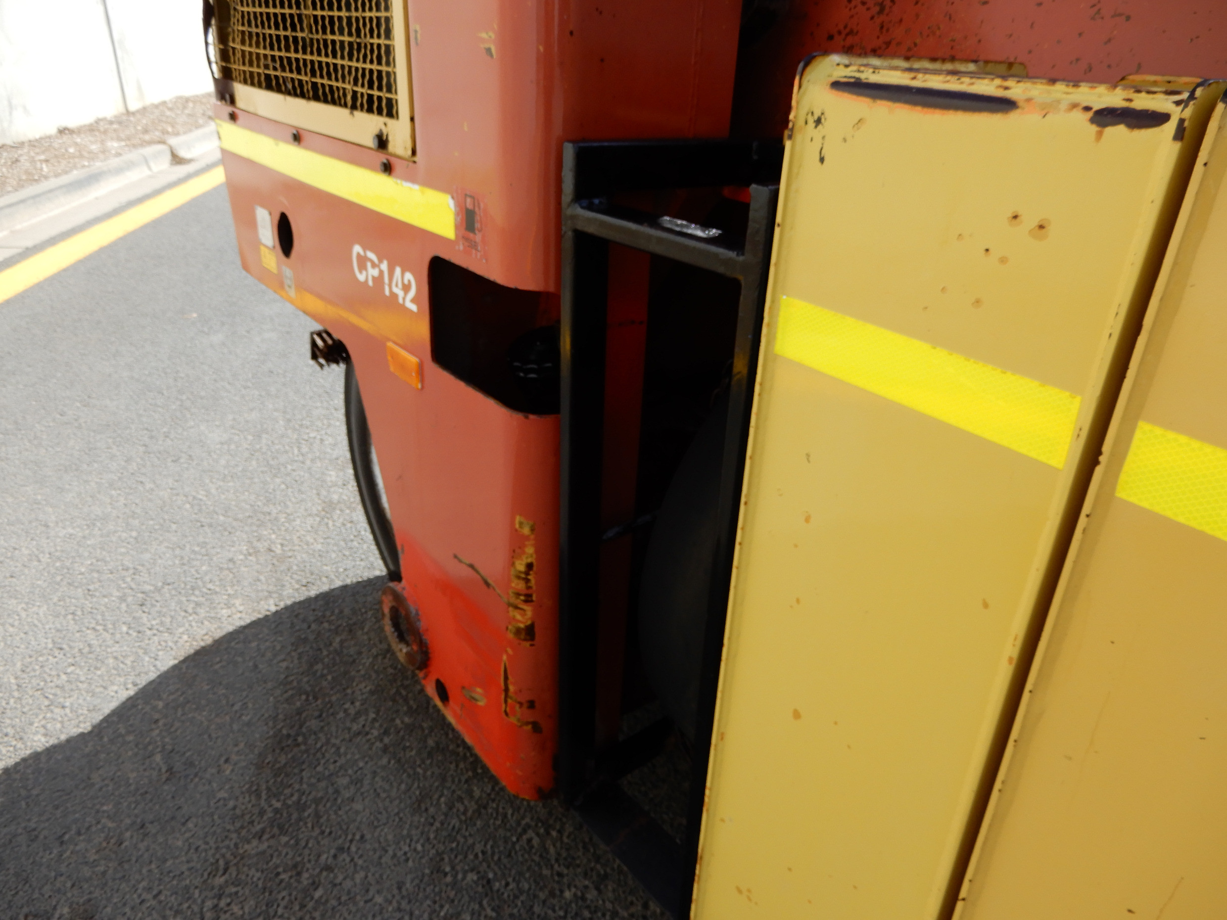 2005 DYNAPAC CP142 ROLLER/COMPACTING STATIC ROLLER