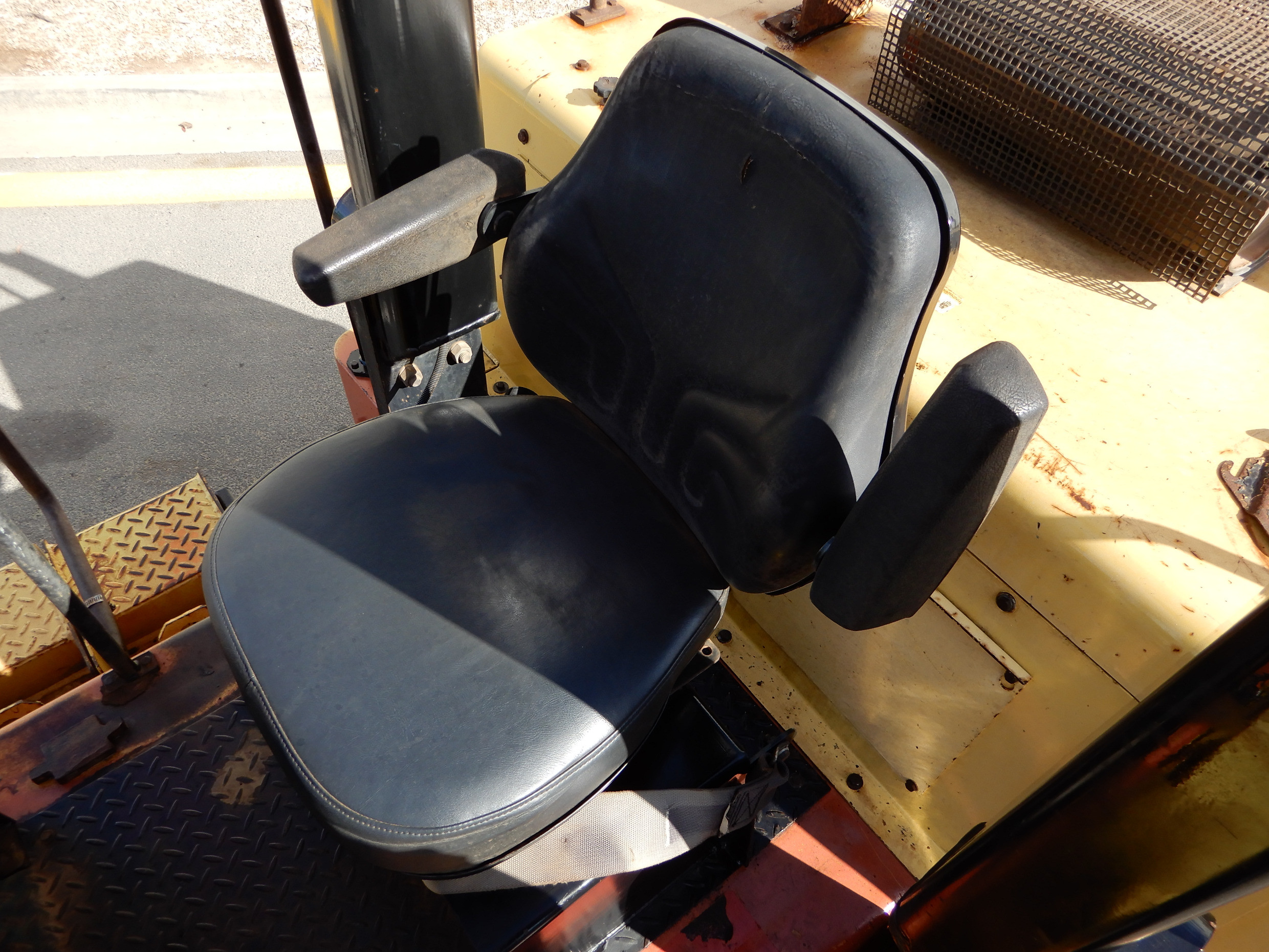 2005 DYNAPAC CP142 ROLLER/COMPACTING STATIC ROLLER