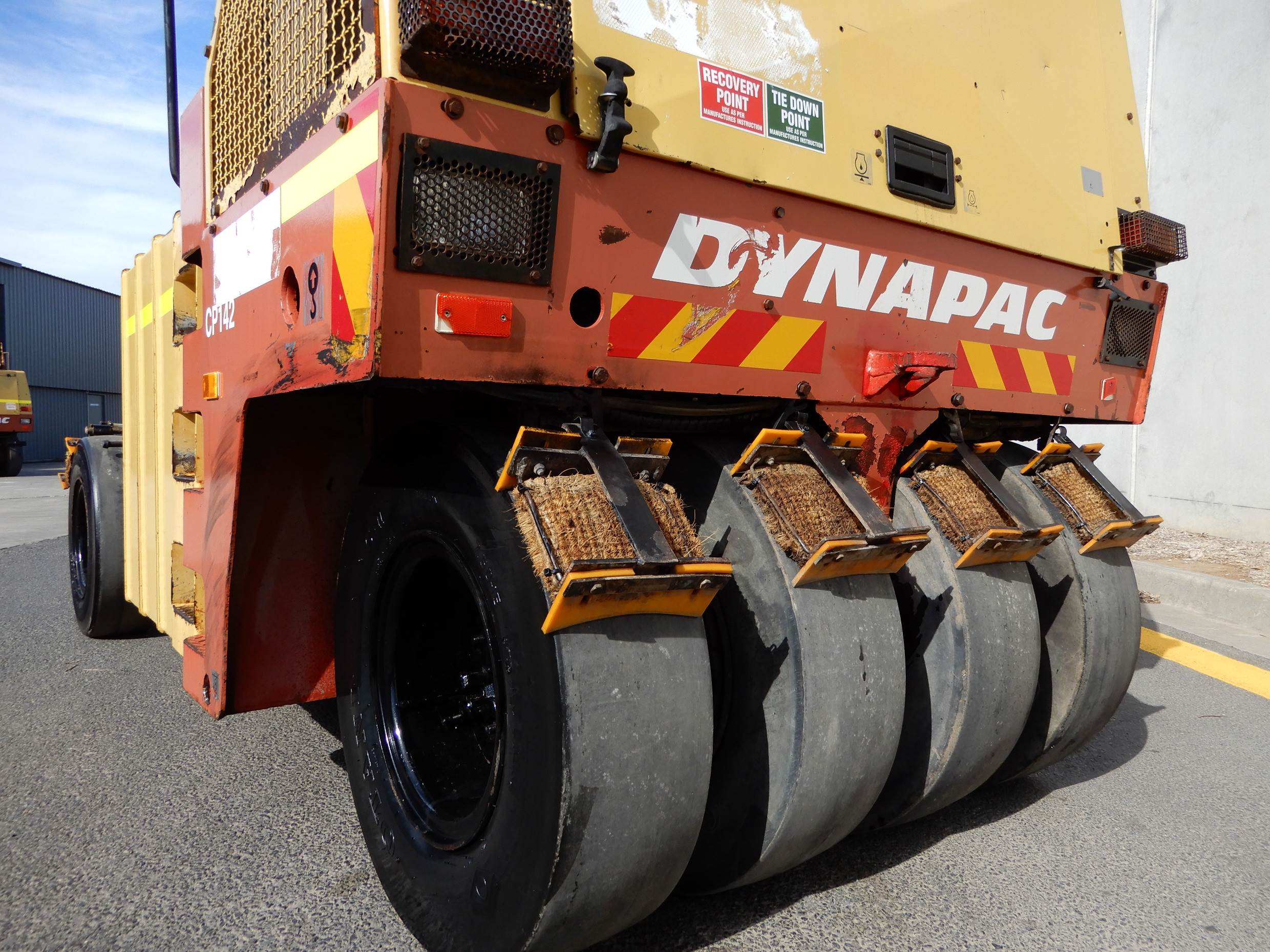 2005 DYNAPAC CP142 ROLLER/COMPACTING STATIC ROLLER