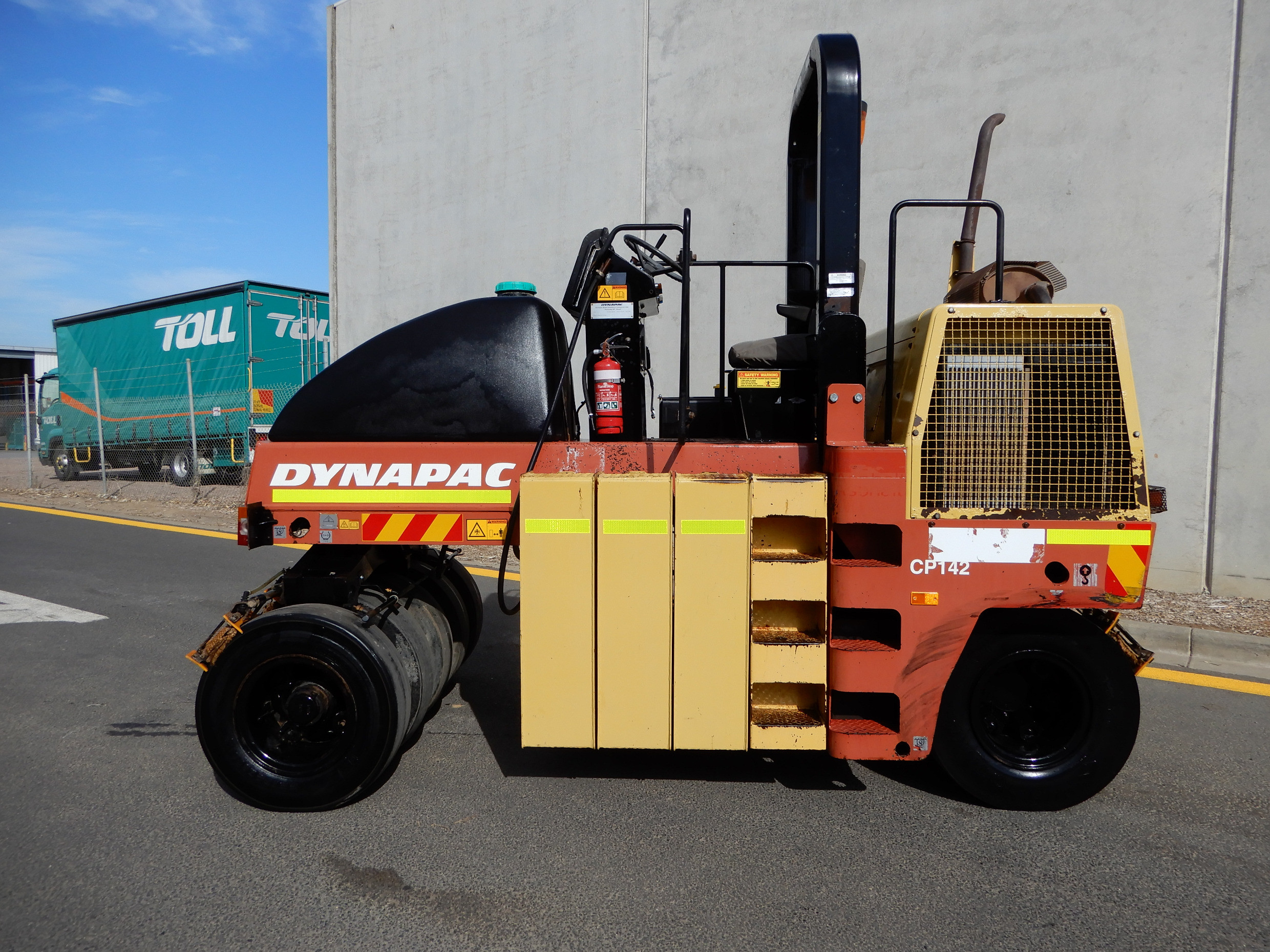 2005 DYNAPAC CP142 ROLLER/COMPACTING STATIC ROLLER