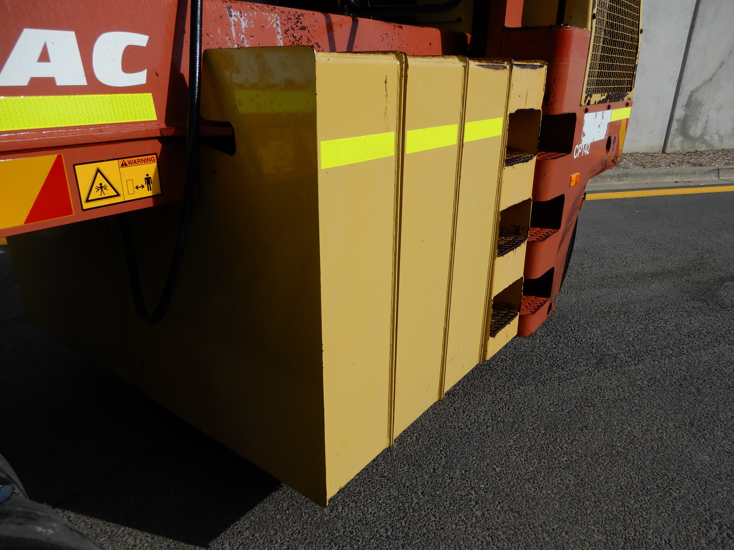 2005 DYNAPAC CP142 ROLLER/COMPACTING STATIC ROLLER