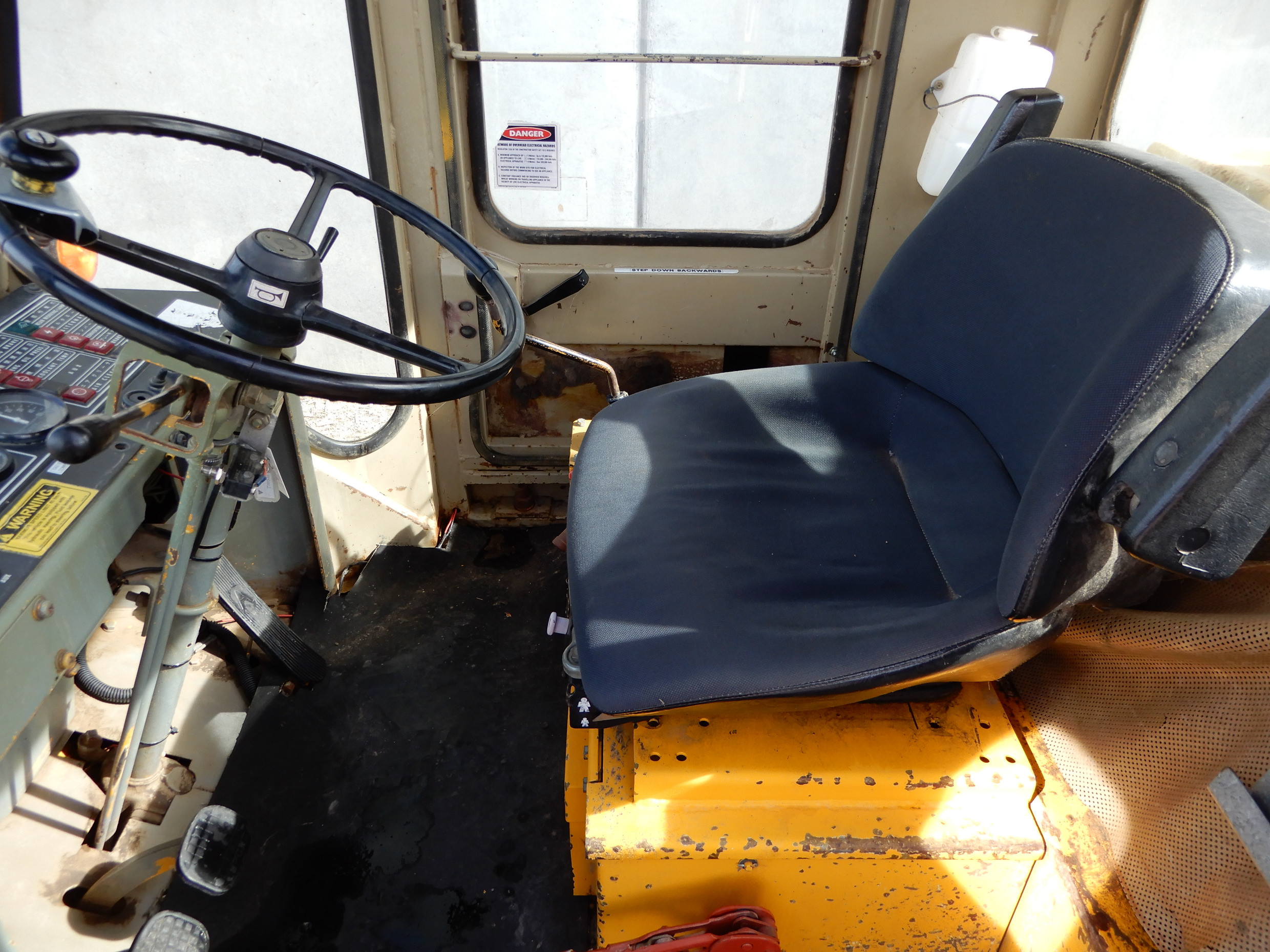 1990 FURUKAWA FL120 LOADER