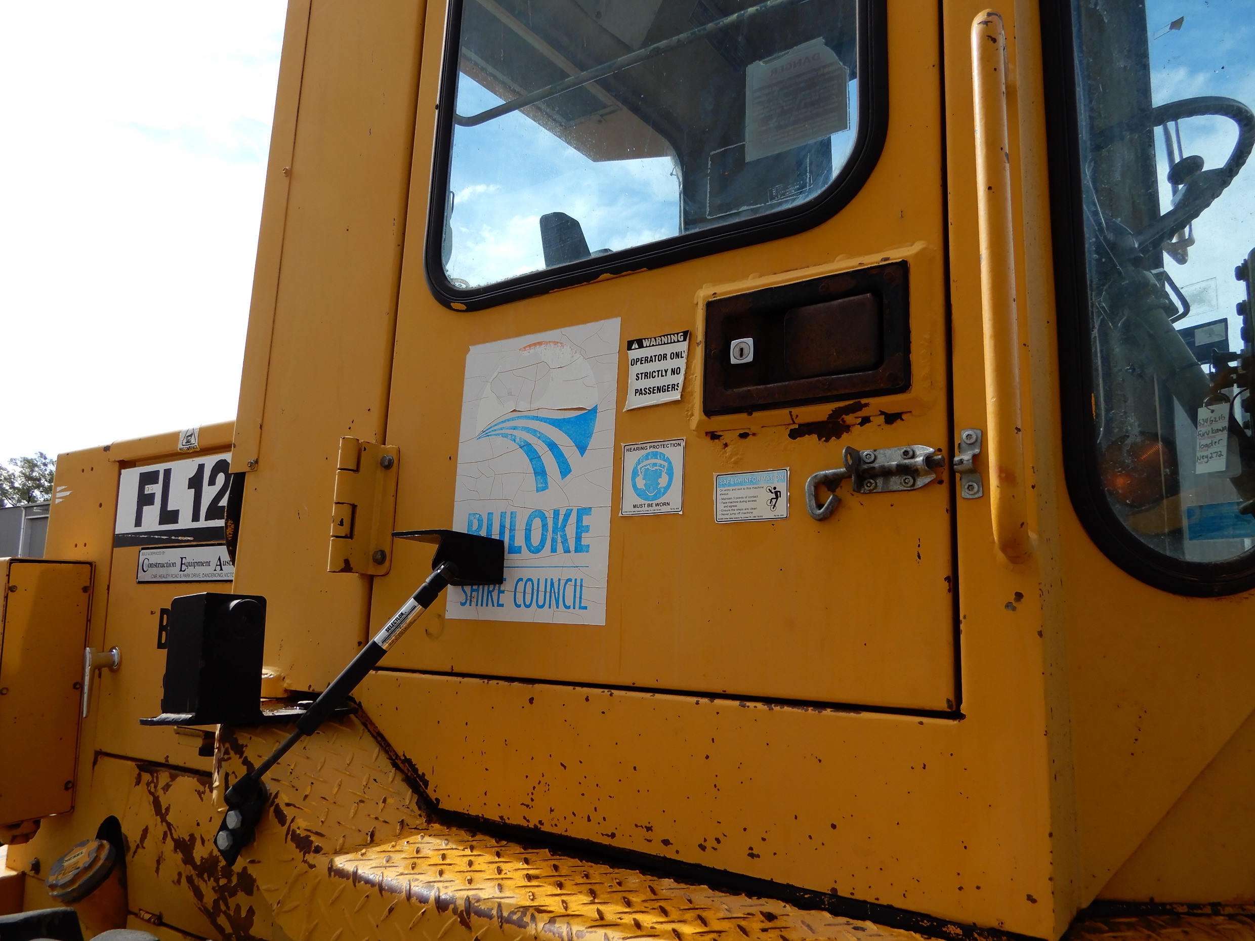 1990 FURUKAWA FL120 LOADER