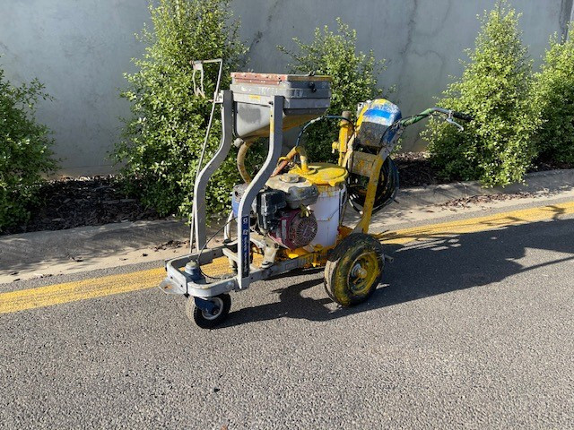 GRACO GMAXII 7900 LINE MARKING MACHINE
