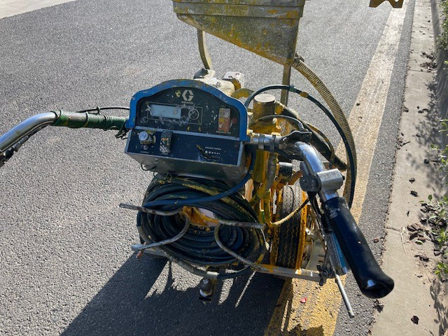 GRACO GMAXII 7900 LINE MARKING MACHINE