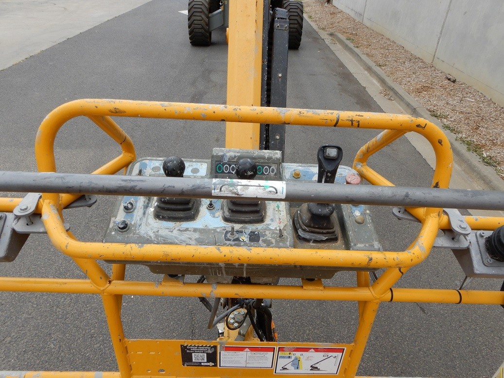 2009 HAULOTTE H28TJX ACCESS & HEIGHT SAFETY BOOM LIFT