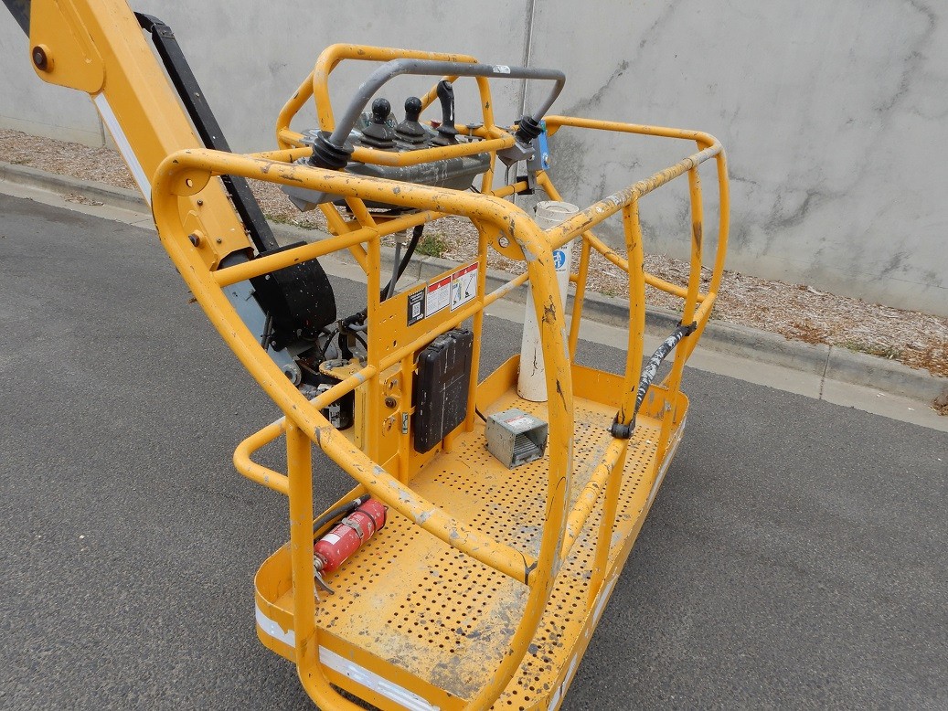 2009 HAULOTTE H28TJX ACCESS & HEIGHT SAFETY BOOM LIFT