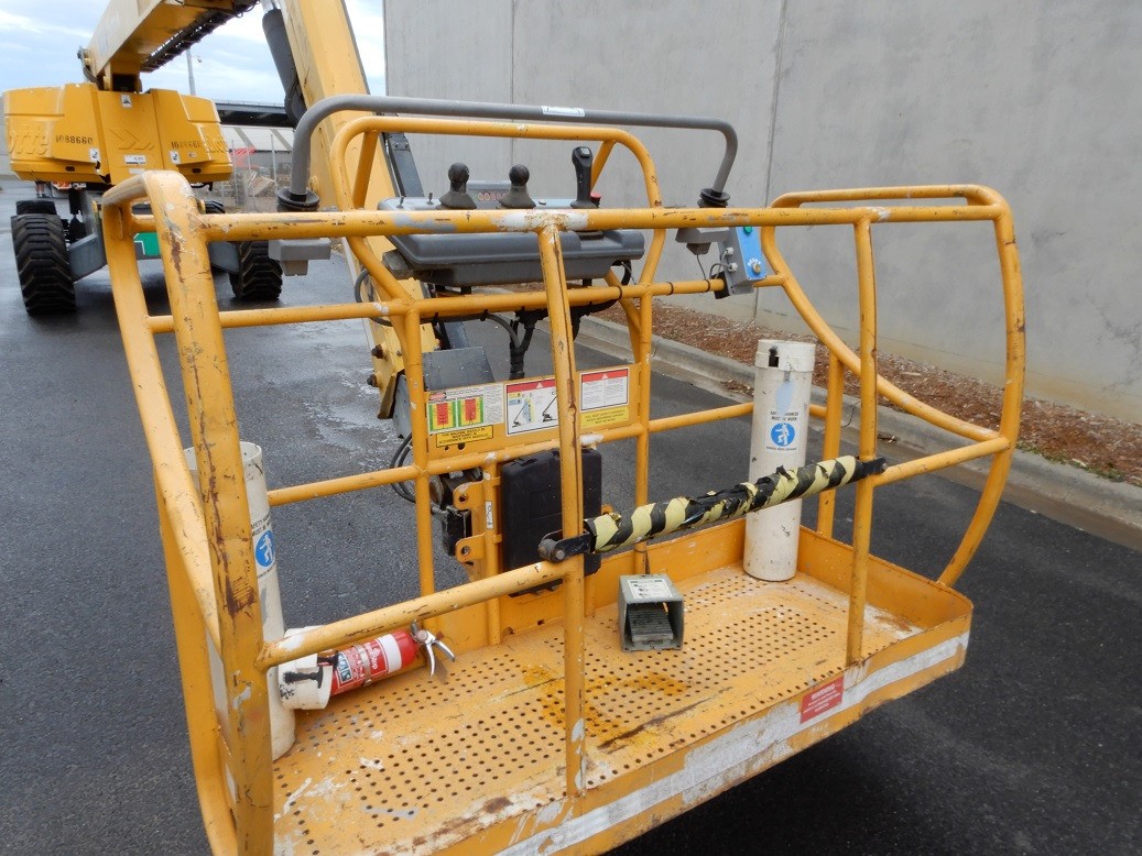 2009 HAULOTTE H28TJX ACCESS & HEIGHT SAFETY BOOM LIFT