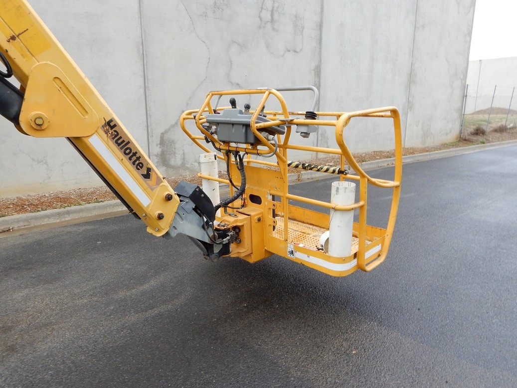 2009 HAULOTTE H28TJX ACCESS & HEIGHT SAFETY BOOM LIFT