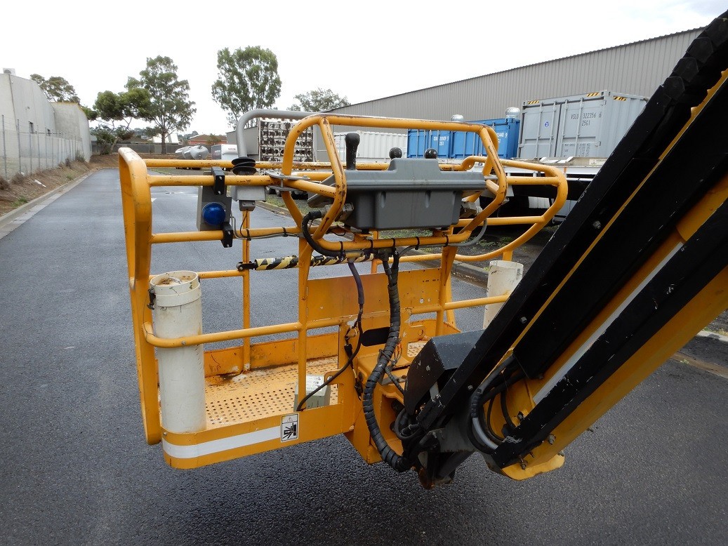 2009 HAULOTTE H28TJX ACCESS & HEIGHT SAFETY BOOM LIFT