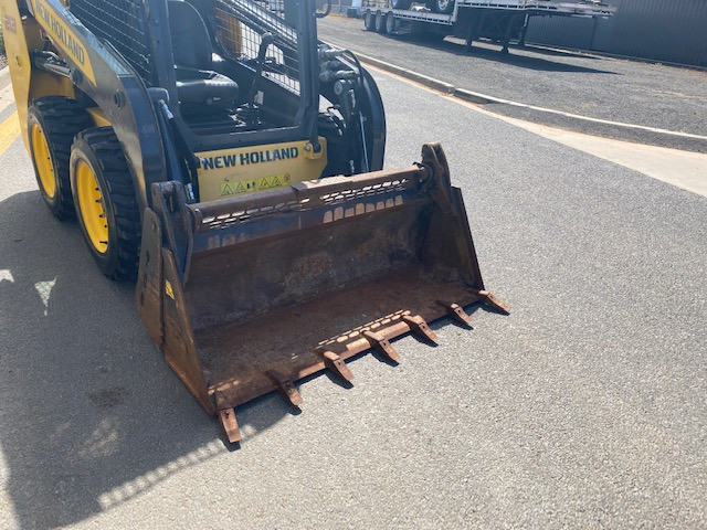 2014 NEW HOLLAND L213 SKID STEER LOADER
