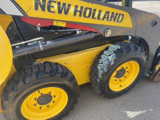 2014 NEW HOLLAND L213 SKID STEER LOADER