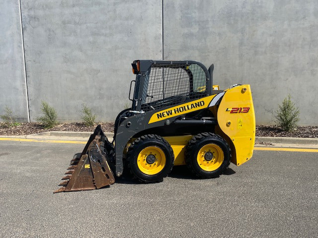 2014 NEW HOLLAND L213 SKID STEER LOADER