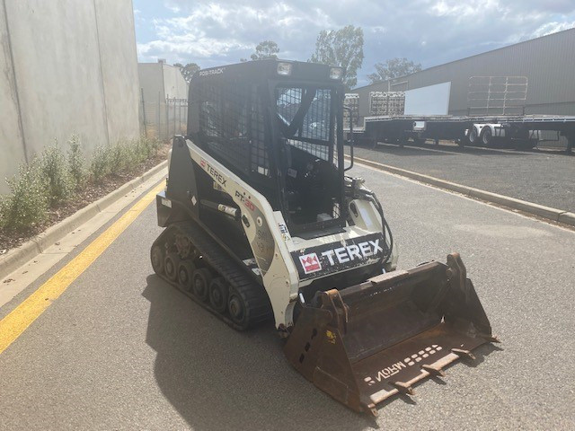 2016 TEREX PT30 TRACKED LOADER