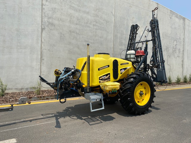 2011 RAPID 2000L BOOM SPRAYER