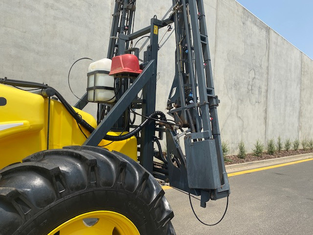 2011 RAPID 2000L BOOM SPRAYER