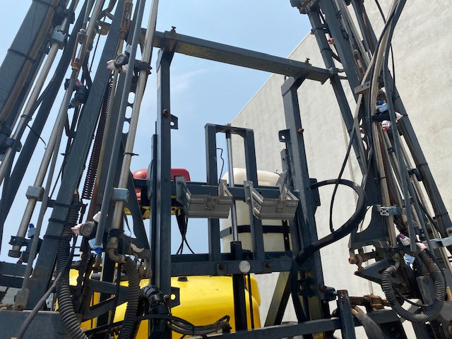 2011 RAPID 2000L BOOM SPRAYER