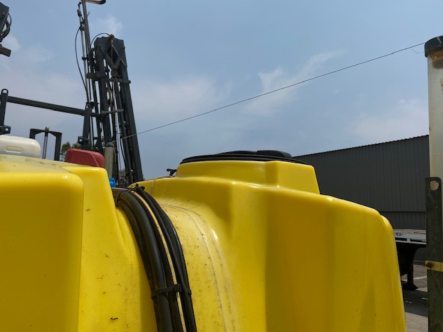 2011 RAPID 2000L BOOM SPRAYER
