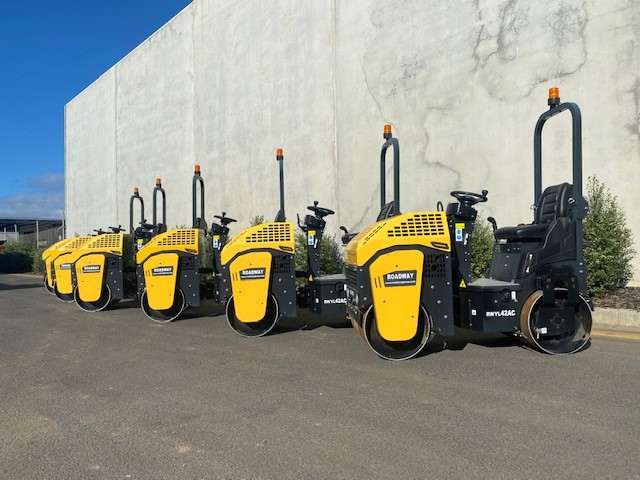 2019 ROADWAY TANDEM VIBRATING ROLLER