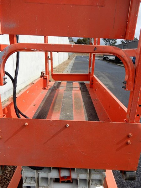 SNORKEL S1930 ACCESS & HEIGHT SAFETY SCISSOR LIFT