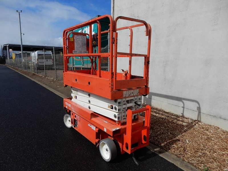SNORKEL S1930 ACCESS & HEIGHT SAFETY SCISSOR LIFT