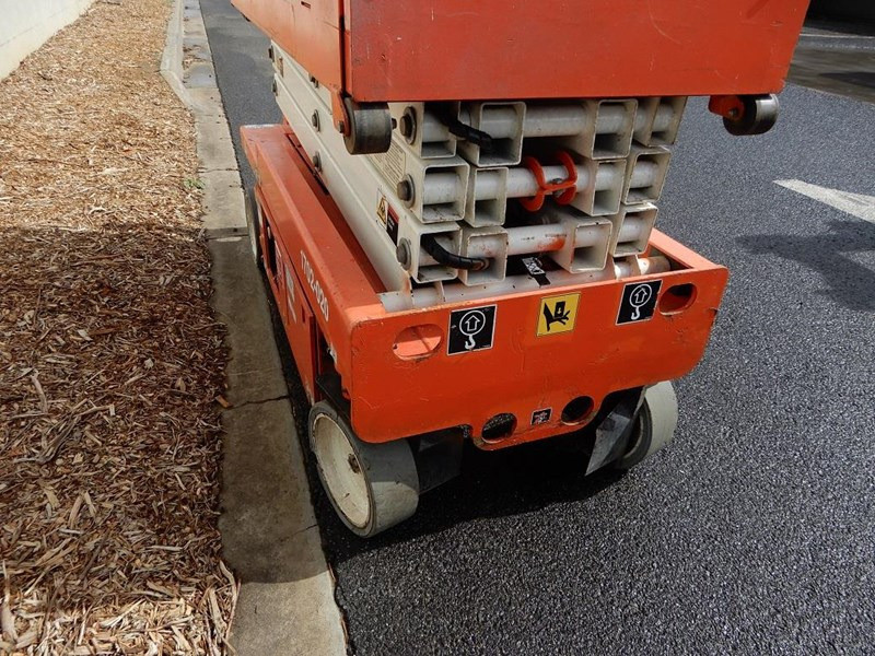 SNORKEL S1930 ACCESS & HEIGHT SAFETY SCISSOR LIFT