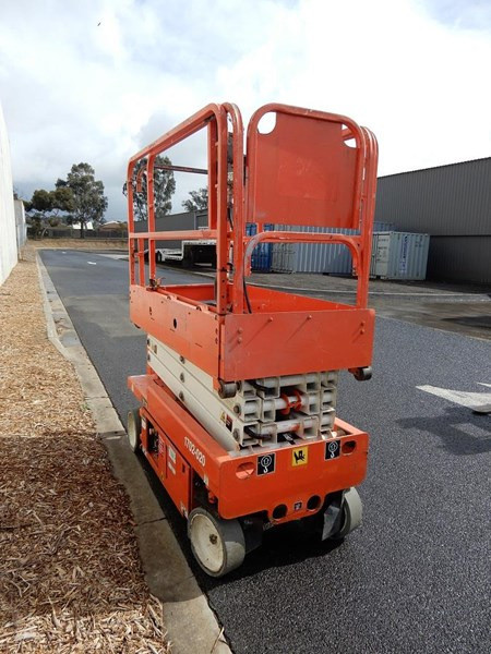 SNORKEL S1930 ACCESS & HEIGHT SAFETY SCISSOR LIFT
