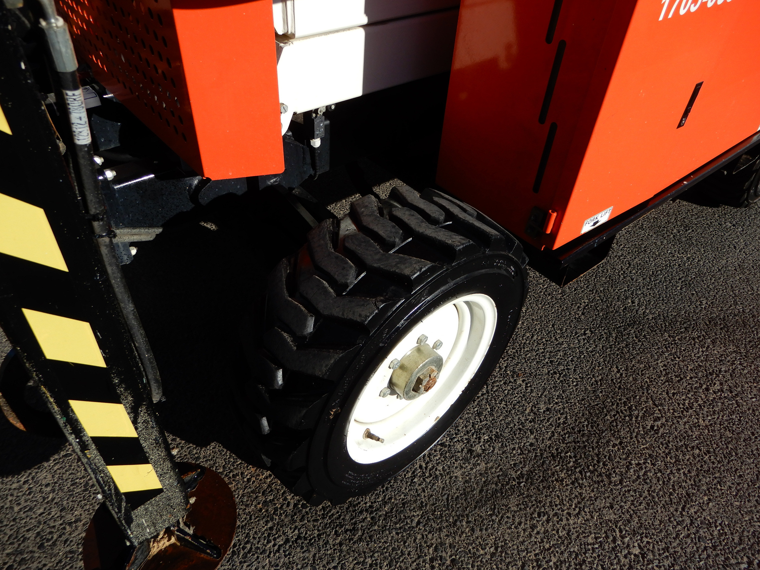 2015 SNORKEL S2770RT SCISSOR LIFT