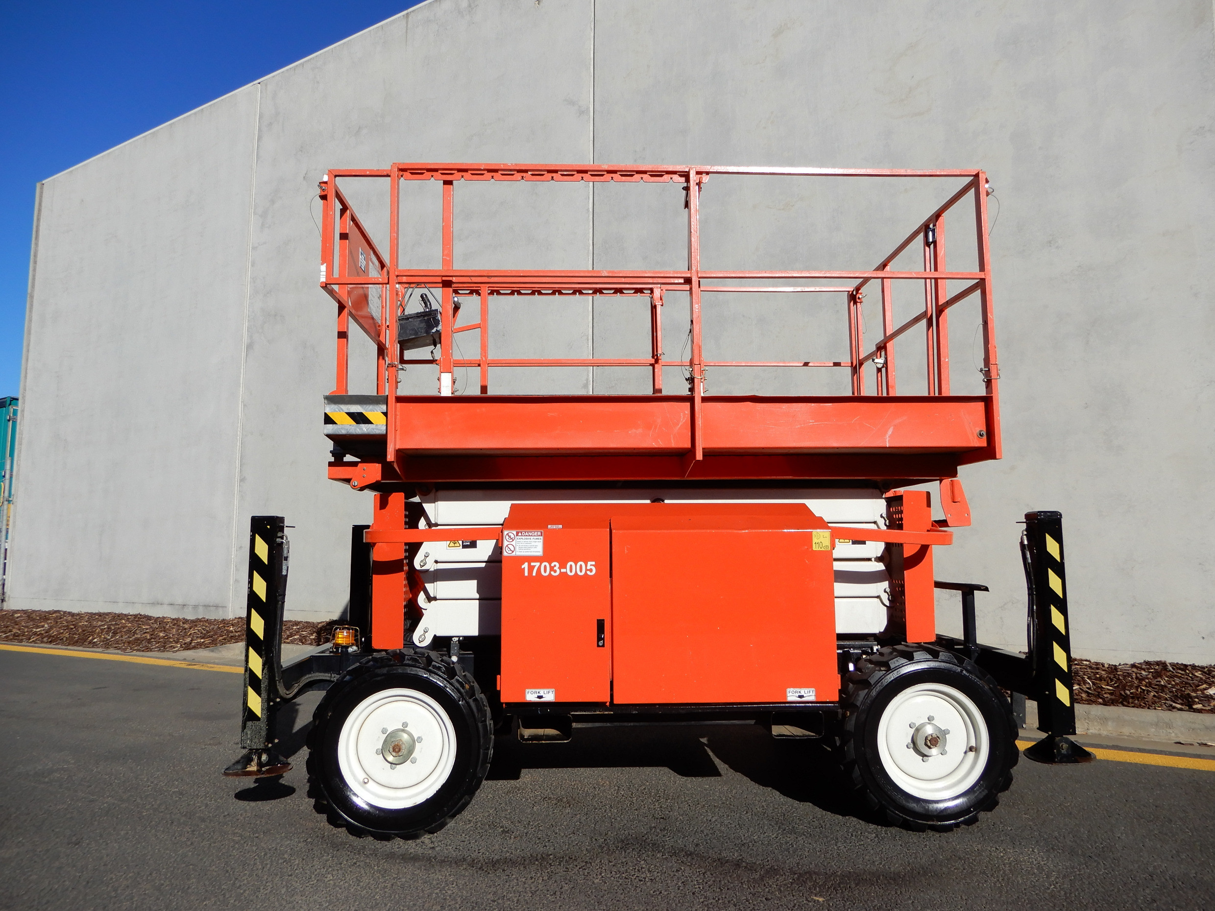 2015 SNORKEL S2770RT SCISSOR LIFT
