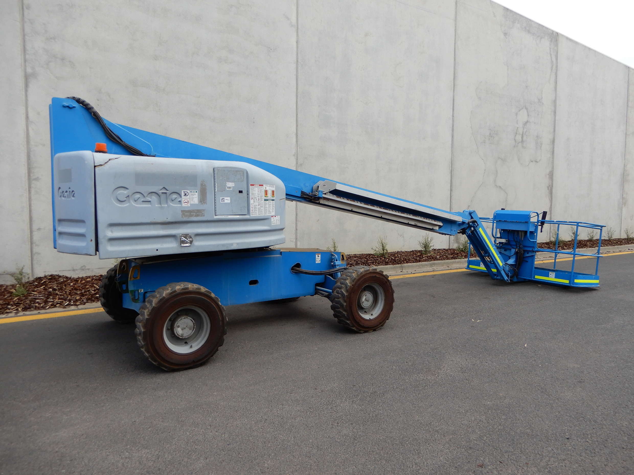 2004 GENIE S45 BOOM LIFT