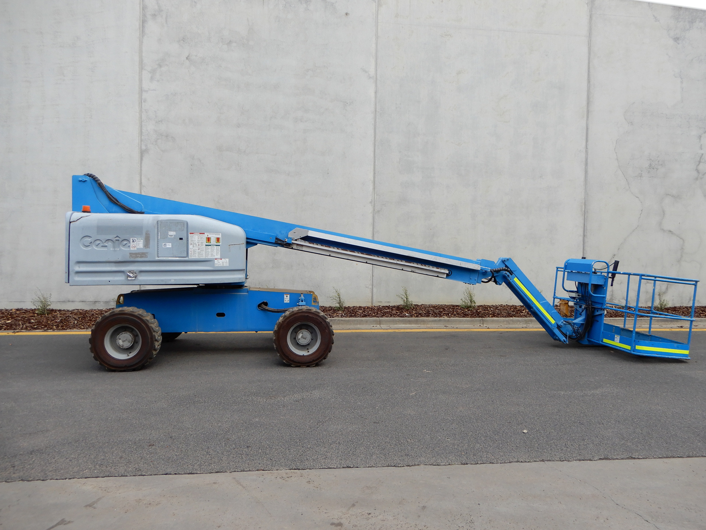 2004 GENIE S45 BOOM LIFT
