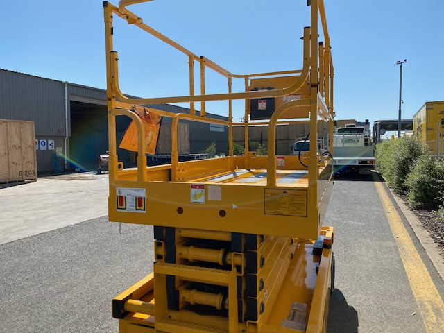 2008 HAULOTTE COMPACT 12 SCISSOR LIFT