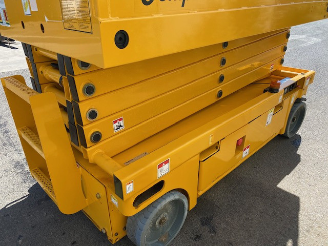 2008 HAULOTTE COMPACT 12 SCISSOR LIFT