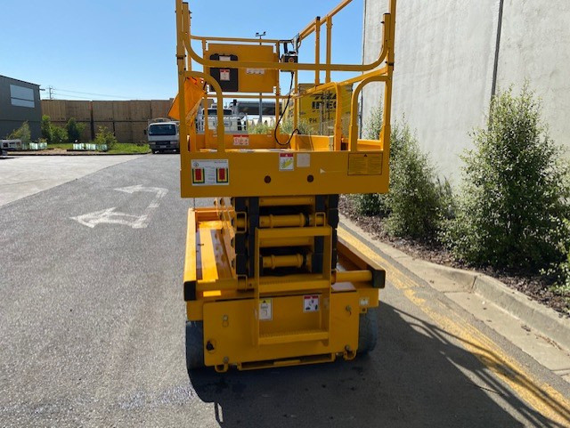 2008 HAULOTTE COMPACT 12 SCISSOR LIFT