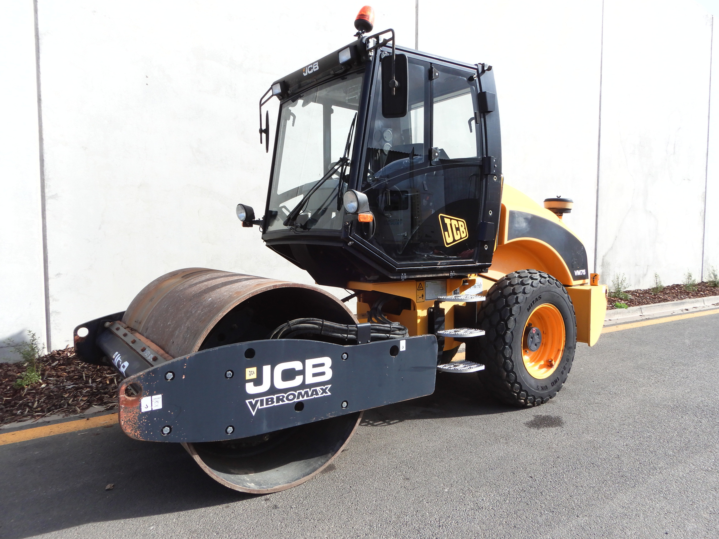 2010 JCB VM 75 VIBROMAX VIBRATING ROLLER